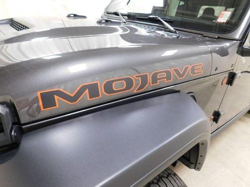 Granite Crystal Clearcoat Metallic 2024 Jeep Gladiator Mojave