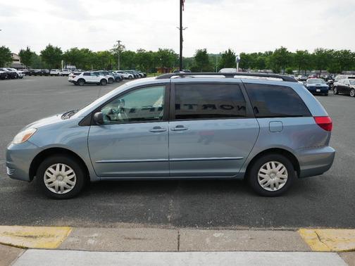 2004 Toyota Sienna CE