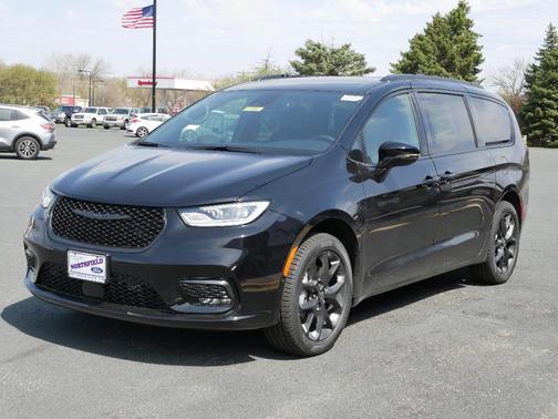 Black 2026 Chrysler Pacifica Select