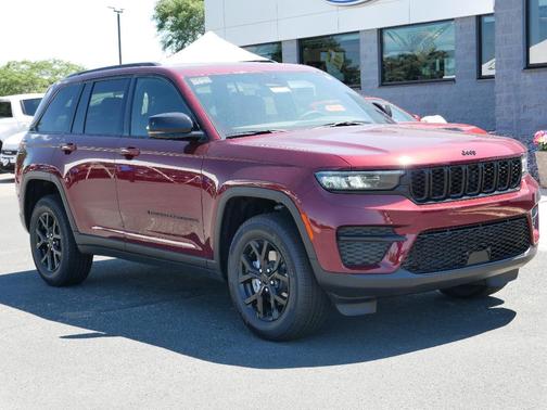 2025 Jeep Grand Cherokee Laredo