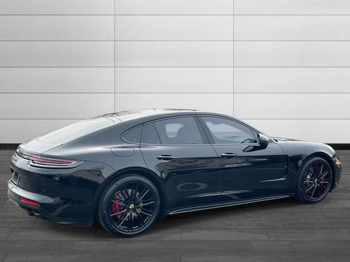 2020 Porsche Panamera GTS