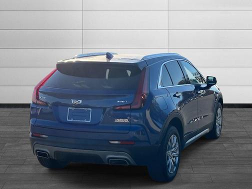 2023 Cadillac XT4 Premium Luxury