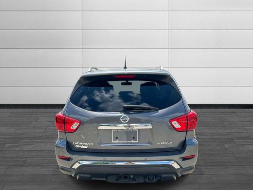 Gun Metallic 2017 Nissan Pathfinder Platinum