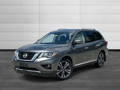 Gun Metallic 2017 Nissan Pathfinder Platinum