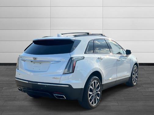 Crystal White 2021 Cadillac XT5 Sport