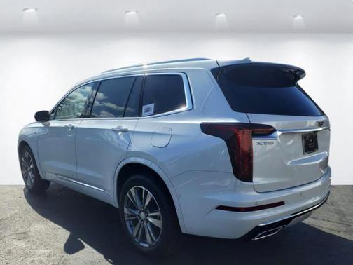 2025 Cadillac XT6 Premium Luxury FWD