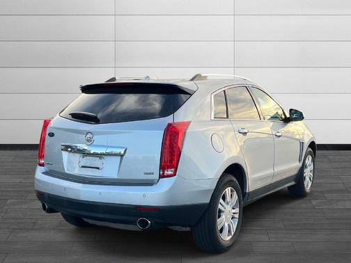 Radiant Silver Metallic 2016 Cadillac SRX Luxury Collection