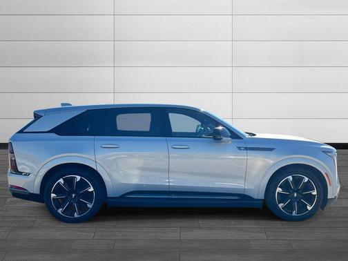 2025 Cadillac Escalade IQ Sport 2