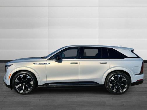 2025 Cadillac Escalade IQ Sport 2