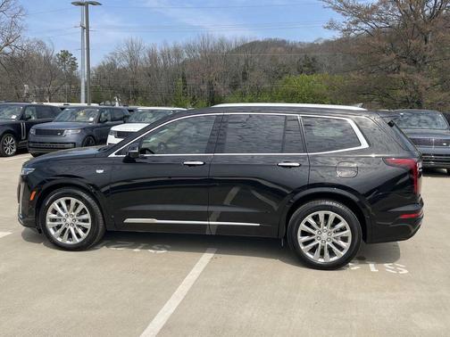 Stellar Black Metallic 2025 Cadillac XT6 Premium Luxury FWD