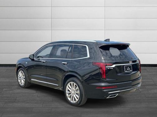 Stellar Black Metallic 2025 Cadillac XT6 Premium Luxury FWD