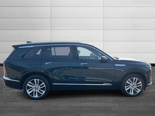 2026 Cadillac VISTIQ Luxury