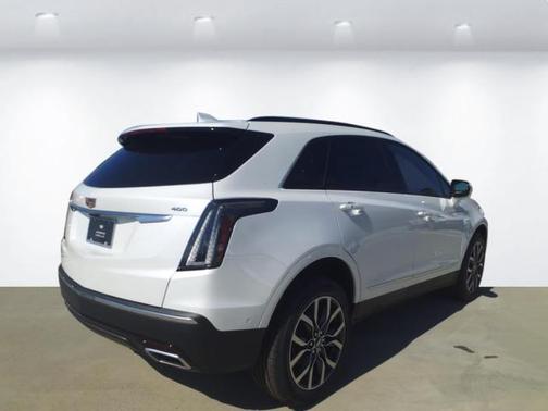 2025 Cadillac XT5 Sport
