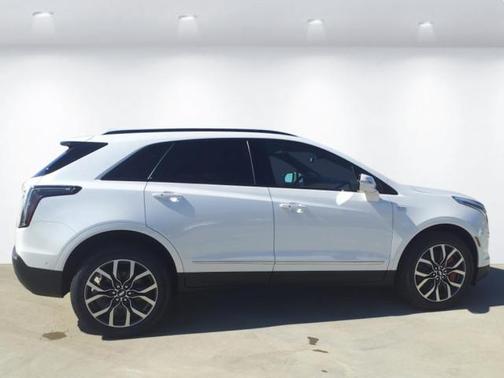2025 Cadillac XT5 Sport