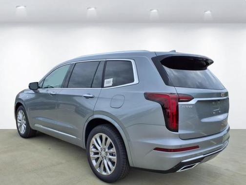 2025 Cadillac XT6 Premium Luxury FWD