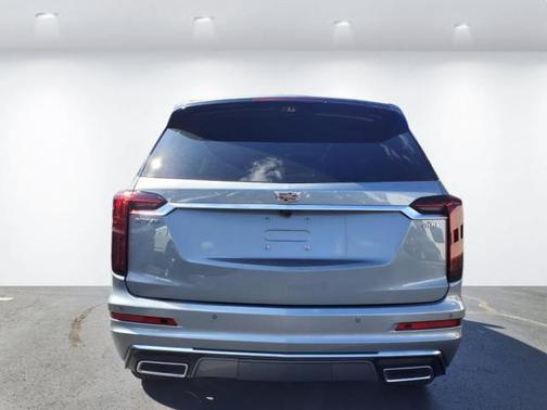 2025 Cadillac XT6 Premium Luxury FWD