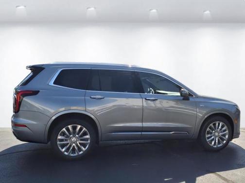 2025 Cadillac XT6 Premium Luxury FWD