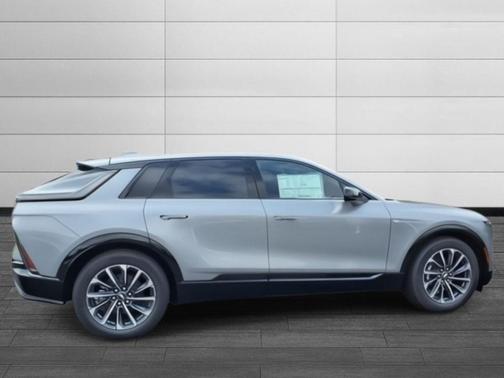 2025 Cadillac LYRIQ Sport