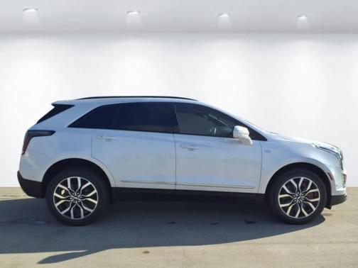 2025 Cadillac XT5 Sport