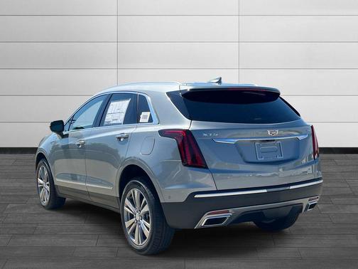 Argent Silver Metallic 2026 Cadillac XT5 Premium Luxury