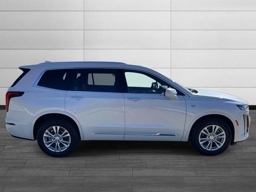 2025 Cadillac XT6 Luxury FWD