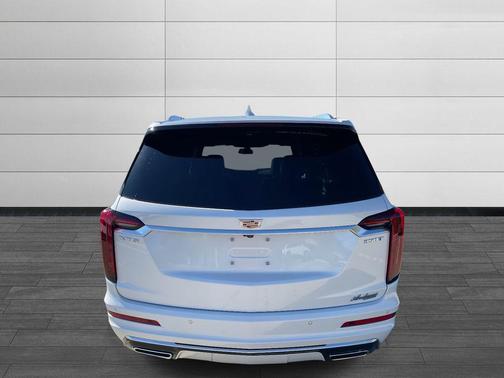 2025 Cadillac XT6 Luxury FWD