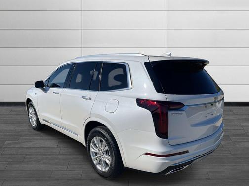 2025 Cadillac XT6 Luxury FWD