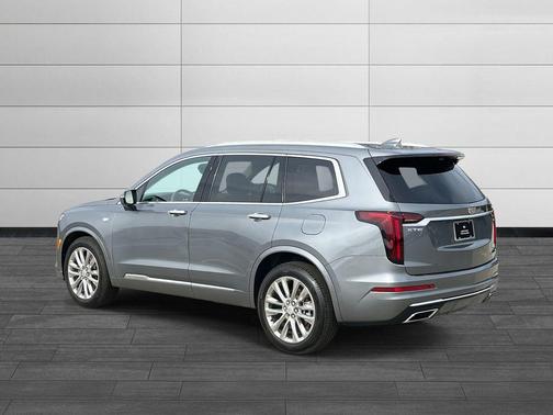 2022 Cadillac XT6 Premium Luxury FWD