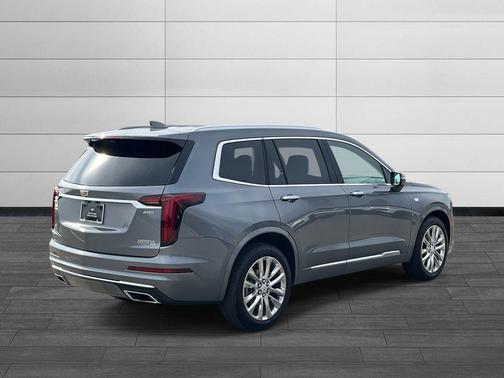 2022 Cadillac XT6 Premium Luxury FWD