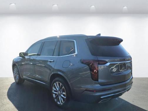 2022 Cadillac XT6 Premium Luxury FWD