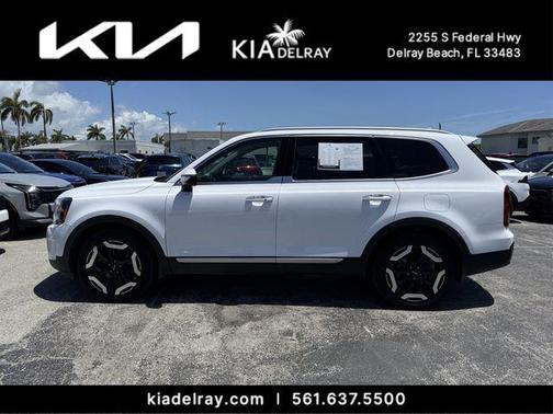 Glacial White Pearl 2023 Kia Telluride S