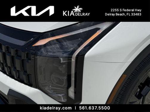 Snow White Pearl 2026 Kia Sportage X-Line
