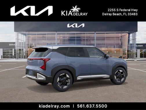 Pale Gray 2027 Kia Seltos S