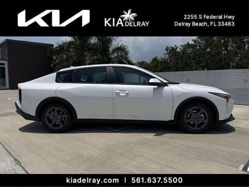 Snow White Pearl 2026 Kia K4 LXS