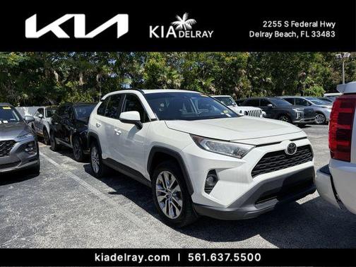 Blizzard Pearl 2021 Toyota RAV4 XLE Premium
