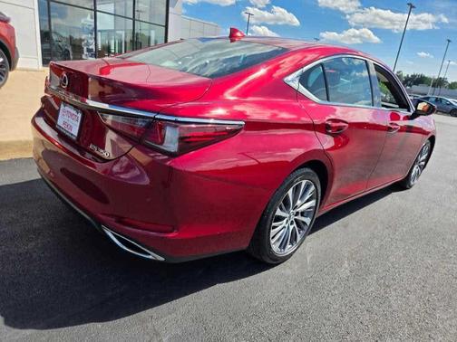 Matador Red Mica 2020 Lexus ES 350 Base