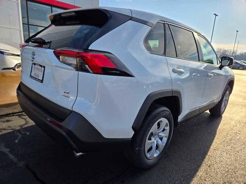 2025 Toyota RAV4 LE