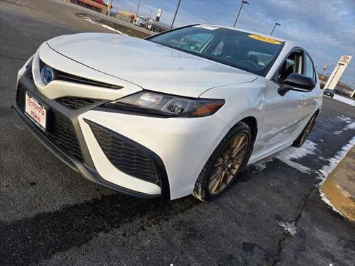 2024 Toyota Camry Hybrid SE