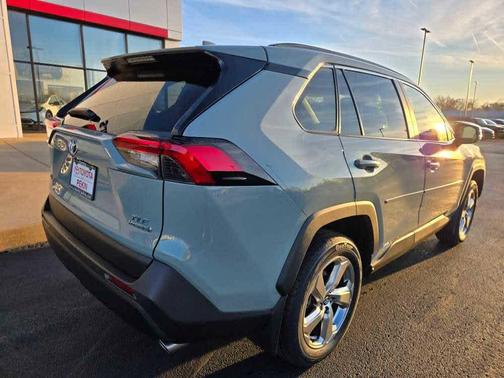 2021 Toyota RAV4 Hybrid XLE Premium