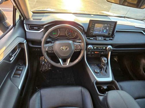 2021 Toyota RAV4 Hybrid XLE Premium