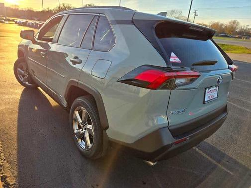 2021 Toyota RAV4 Hybrid XLE Premium