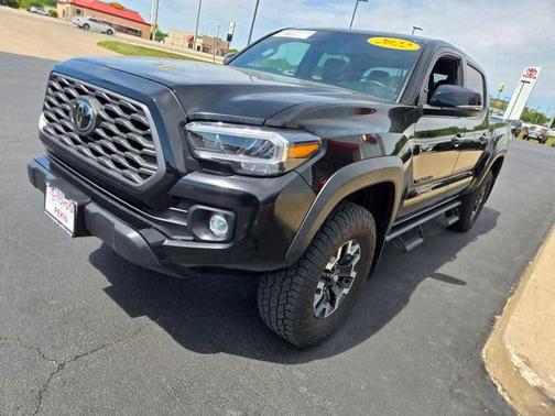 Midnight Black Metallic 2022 Toyota Tacoma TRD Off Road