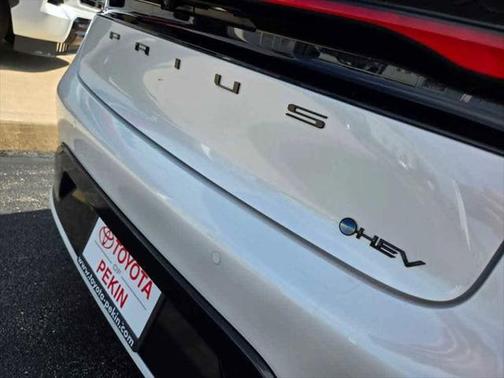 2025 Toyota Prius L