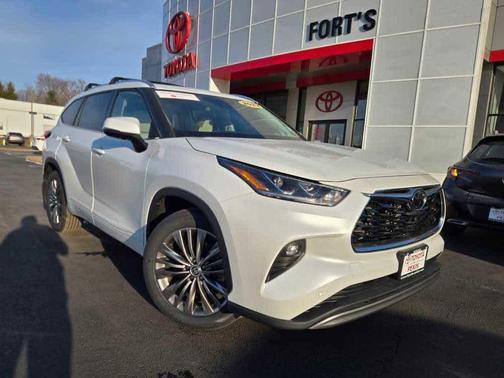 2022 Toyota Highlander Platinum