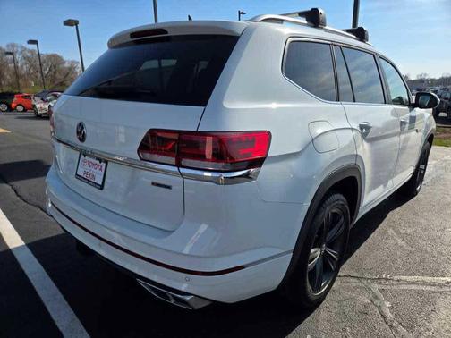 Pure White 2022 Volkswagen Atlas 3.6L SEL