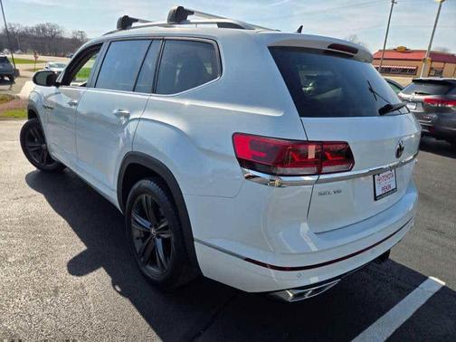 Pure White 2022 Volkswagen Atlas 3.6L SEL