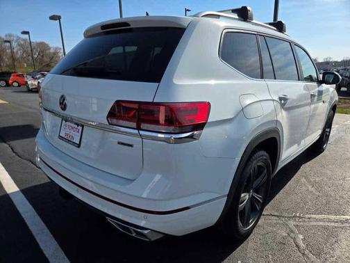 Pure White 2022 Volkswagen Atlas 3.6L SEL