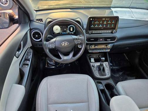 2022 Hyundai KONA Limited
