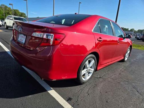 Barcelona Red Metallic 2012 Toyota Camry SE