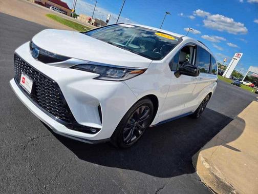 Ruby Flare Pearl 2023 Toyota Sienna XSE 7 Passenger